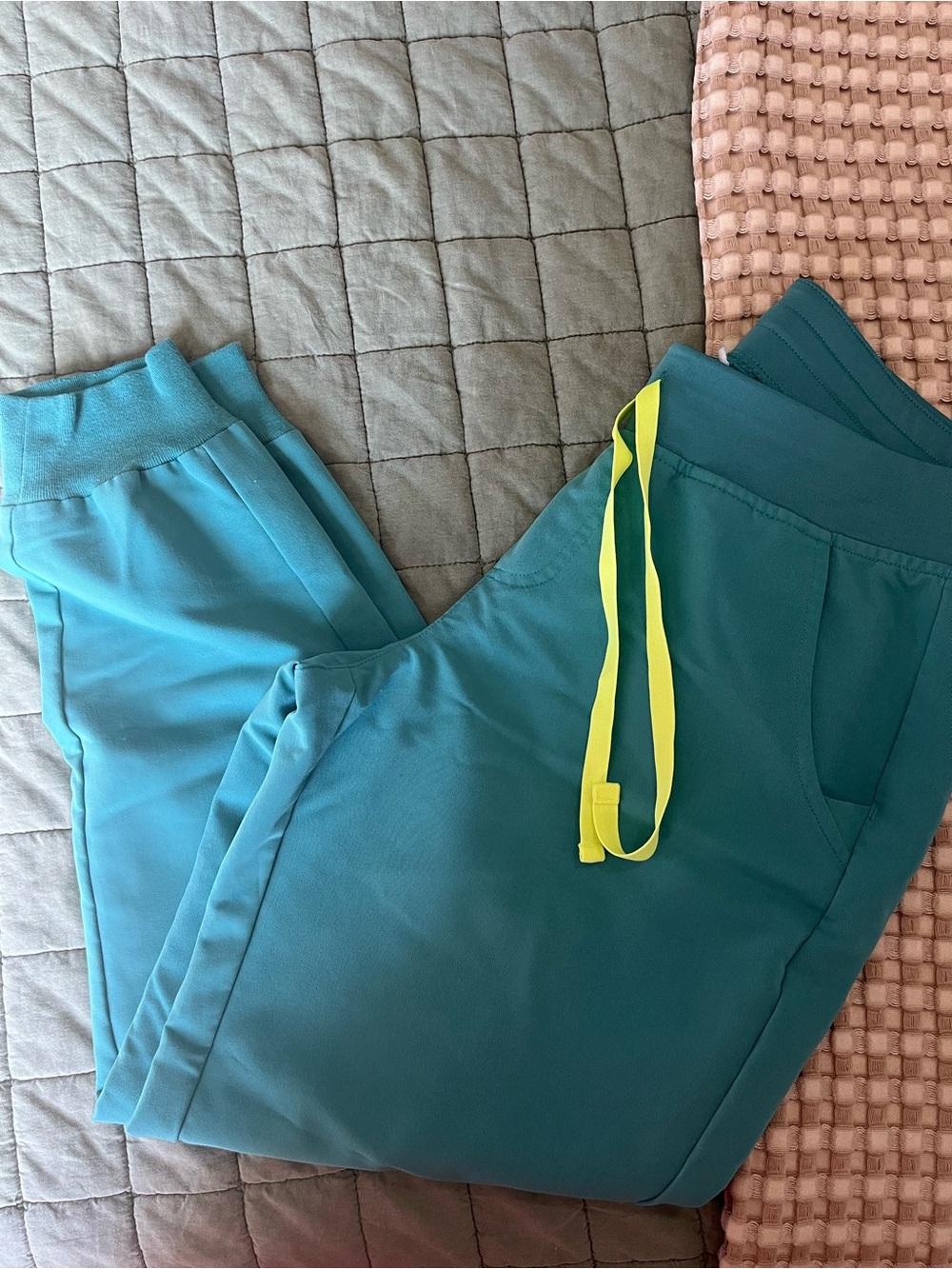 FIGS Zamora Jogger Scrub Pants